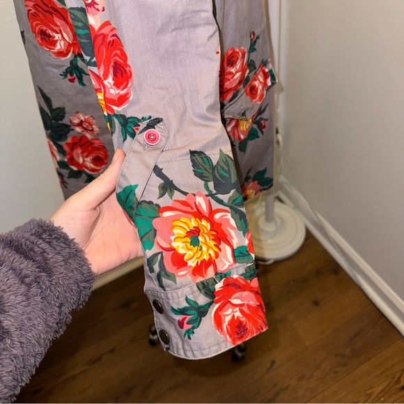 Matilda Jane Women’s Small Grey Red Floral Anorak Full Zip Rain Jacket - Picture 4 of 8